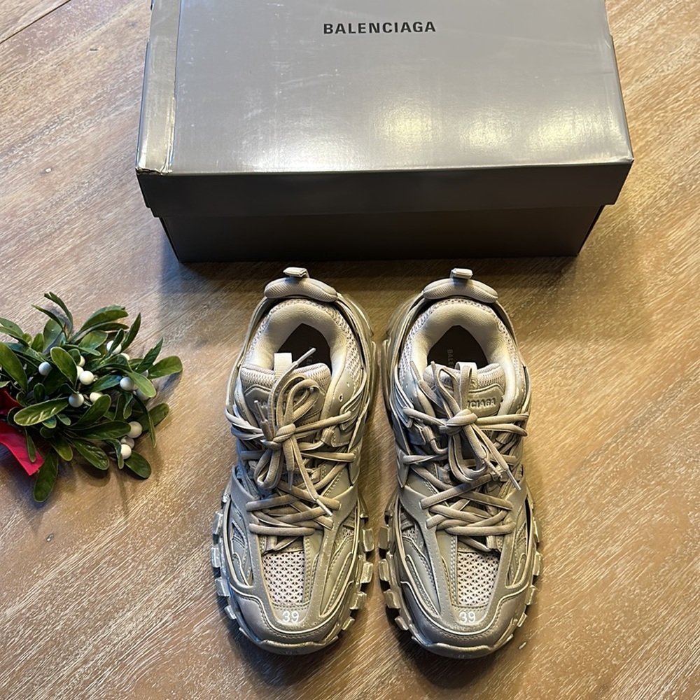 Balenciaga Track Faded Sneaker Faded Beige Size 39EU